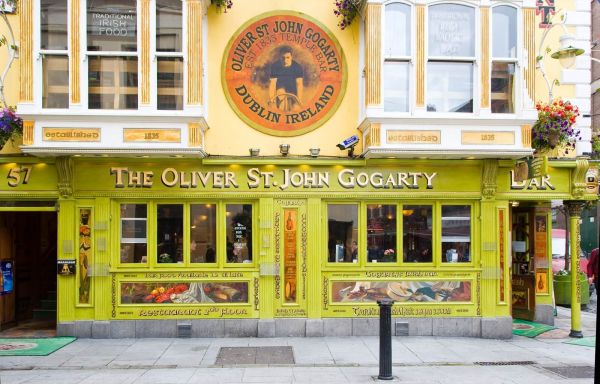 Oliver St John Gogartys Pub Front